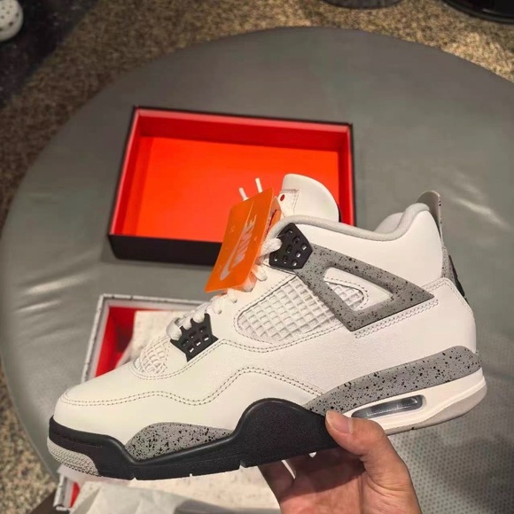 Air Jordan 4 Retro OG ‘White Cement’ 2016 - Picture 1 of 5